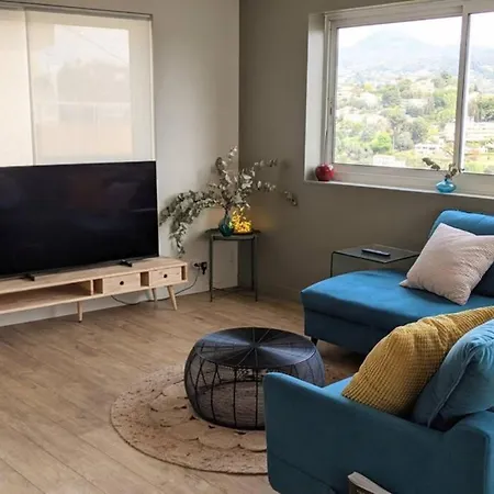 Maison Avec Vue Panoramique Sur La Colline De Nice Сasa de vacaciones *